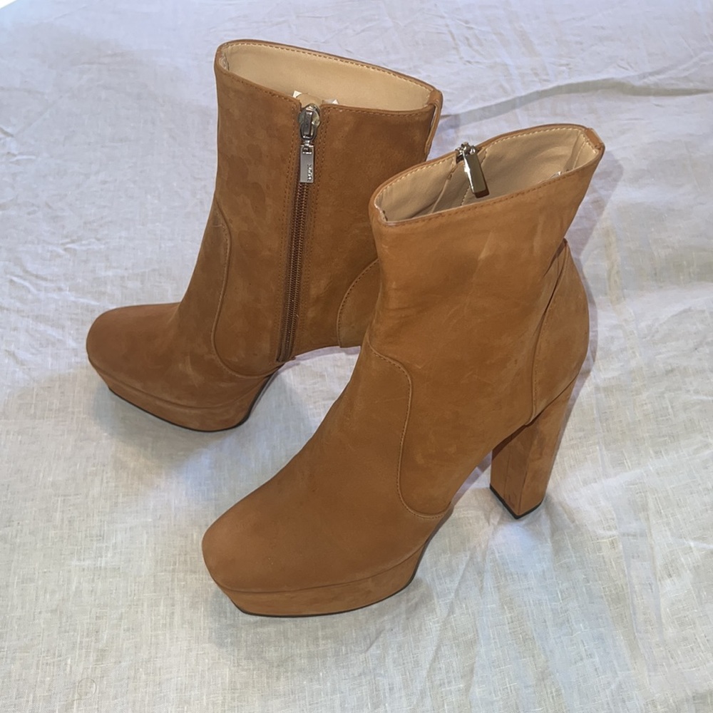 NWOT Schutz Nubuck Suede Leather Platform Boots Heels Booties  9